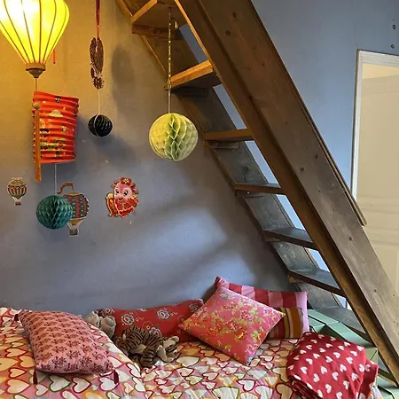 Apartamento Large Atypical Duplex In París