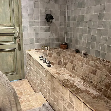 Large Atypical Duplex In Apartament